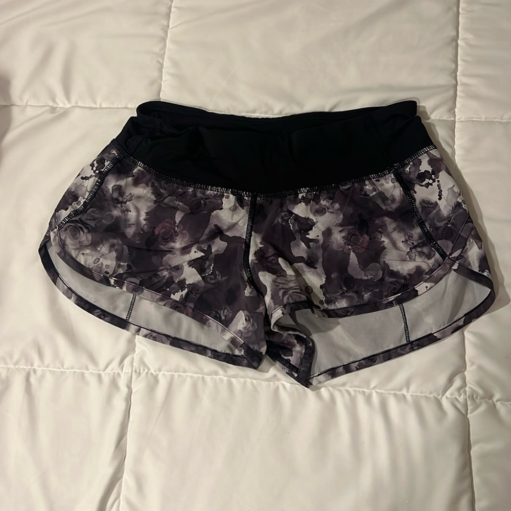 Lululemon Hotty Hot shorts